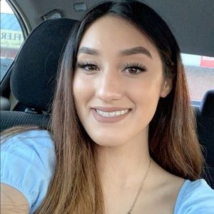 Meet your Posher, Cynthia